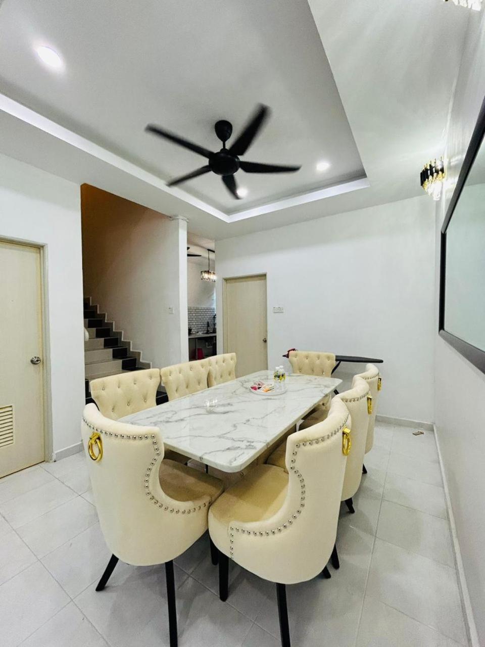 Noor Homestay Paddy View Kangar Exteriör bild